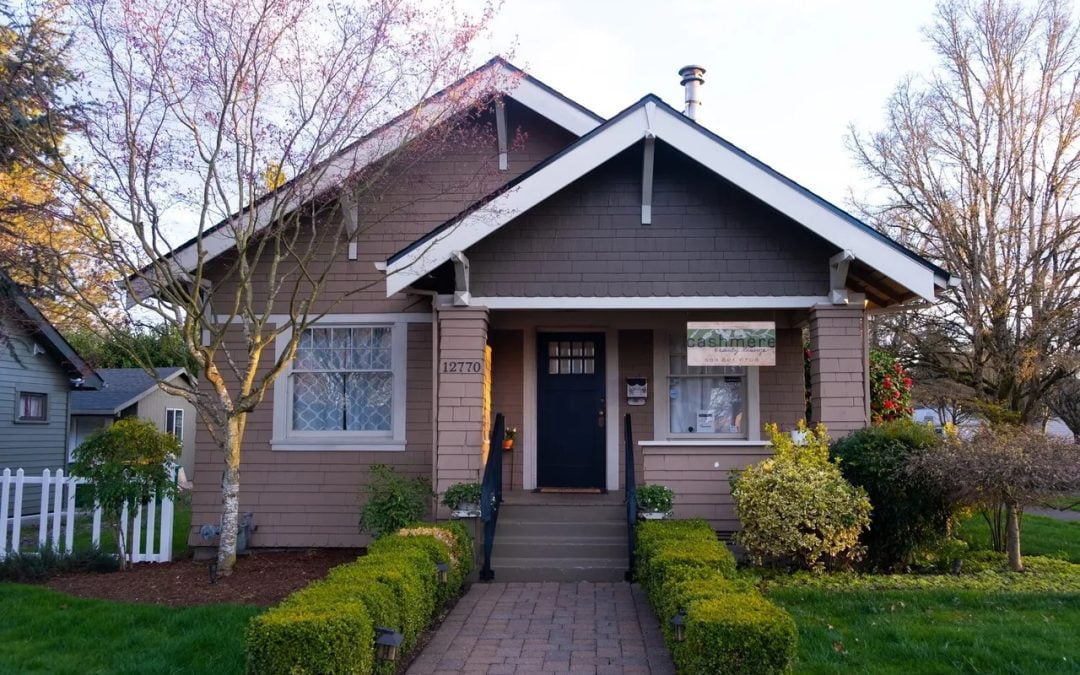 LIGHTER, BRIGHTER, & HAPPIER WITH CASHMERE BEAUTY LOUNGER